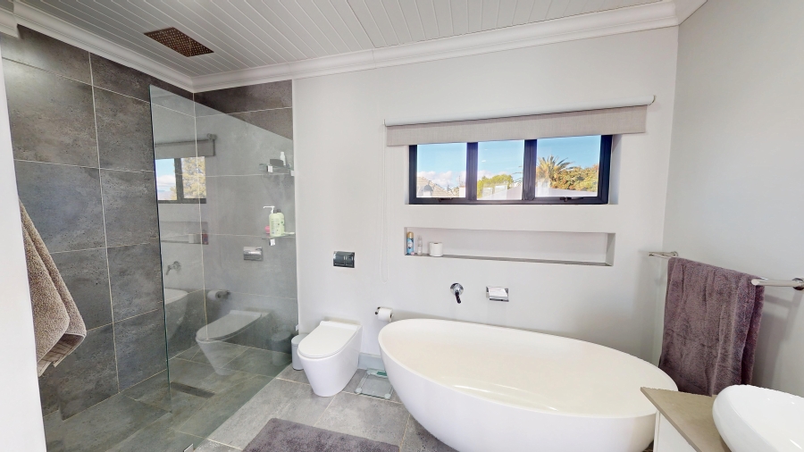 3 Bedroom Property for Sale in The Links Western Cape